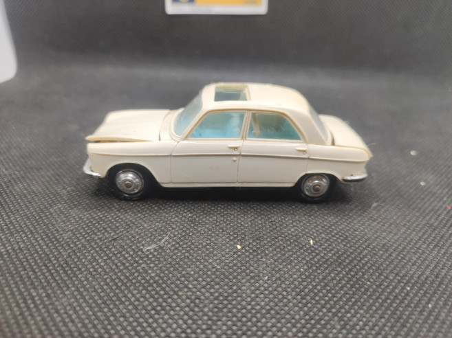 PEUGEOT 204 - NOREV - N° 5 - 1/43 | Peugeot 204 - 5 |