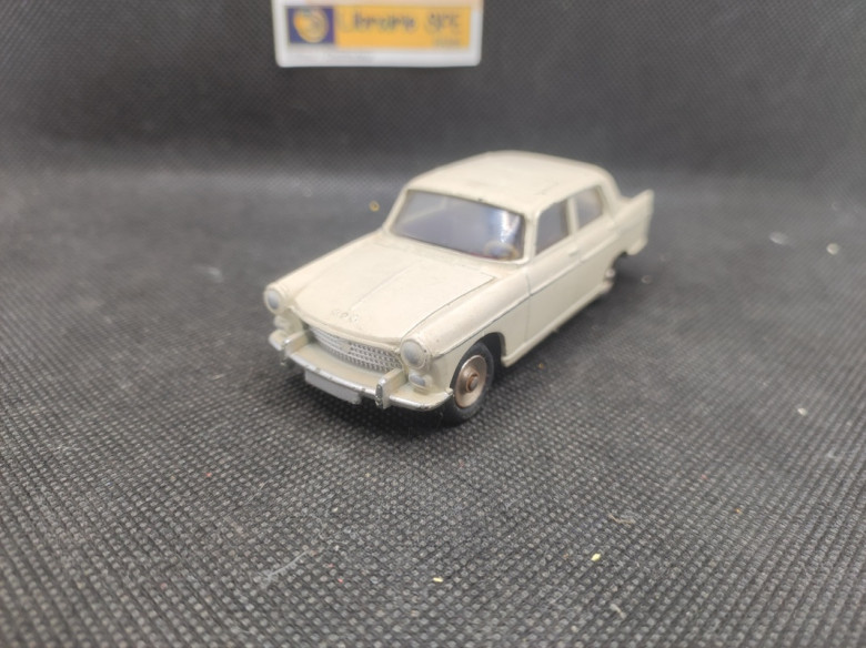 PEUGEOT 404 BLANCHE - DINKY TOYS FR - N° 553 - 1/43 | Peugeot 404 Blanche - 553 |