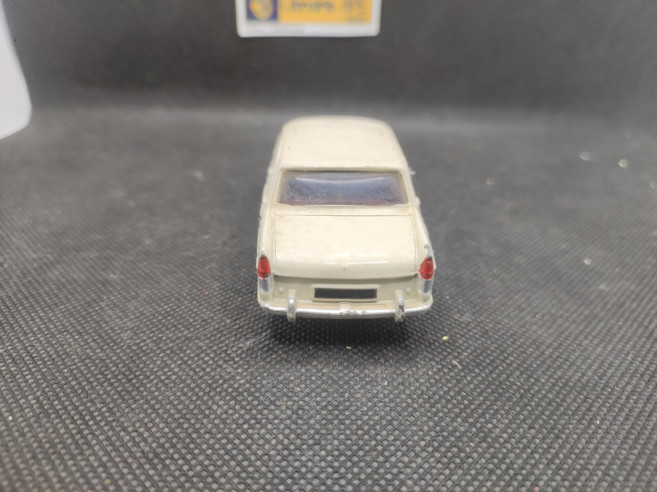 PEUGEOT 404 BLANCHE - DINKY TOYS FR - N° 553 - 1/43 | Peugeot 404 Blanche - 553 |