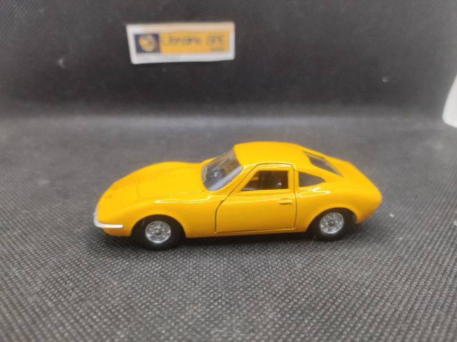 OPEL GT 1900 DE 1968 - SOLIDO - N° 1805 - 1/43 | Opel GT 1900 Jaune de 1968 - 1805 |