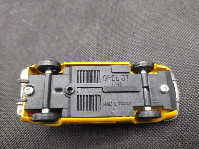 OPEL GT 1900 DE 1968 - SOLIDO - N° 1805 - 1/43 | Opel GT 1900 Jaune de 1968 - 1805 |