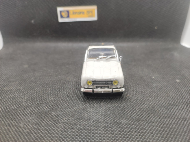 RENAULT 4 PLEIN AIR 1968 - UNIVERSAL HOBBIES - 1/43 | Renault 4 Plein Air de 1968 |