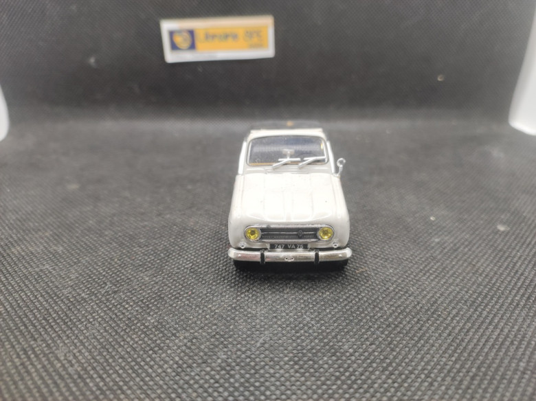 RENAULT 4 PLEIN AIR 1968 - UNIVERSAL HOBBIES - 1/43 | Renault 4 Plein Air de 1968 |