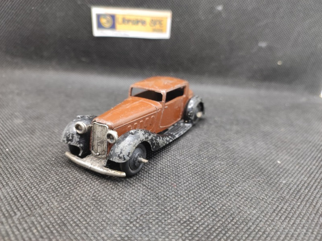 HUMBER VOGUE BERLINE - DINKY TOYS GB - N° 36 C - 1/43 | Humber Vogue berline - 36C |