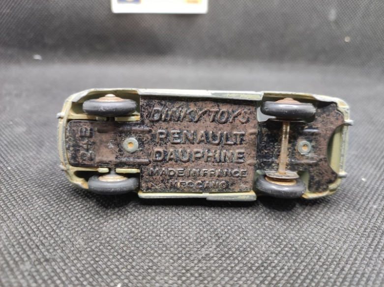 RENAULT DAUPHINE - DINKY TOYS FR - N° 24 E - 1/43 | Renault Dauphine - 24e |