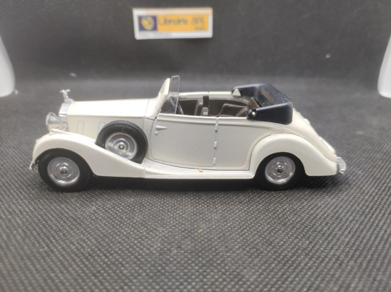 ROLLS ROYCE PHANTON 3 DECAPOTABLE 1939 - SOLIDO - N° 46 - 1/43 | Rolls Royce Phanton III Décapotable de 1939 - 46 |