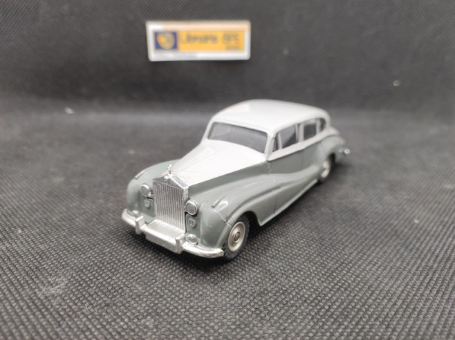 ROLLS ROYCE SILVER WRAITH - DINKY TOYS FR - N° 551 - 1/43 | Rolls Royce Silver Wraith - 551 |