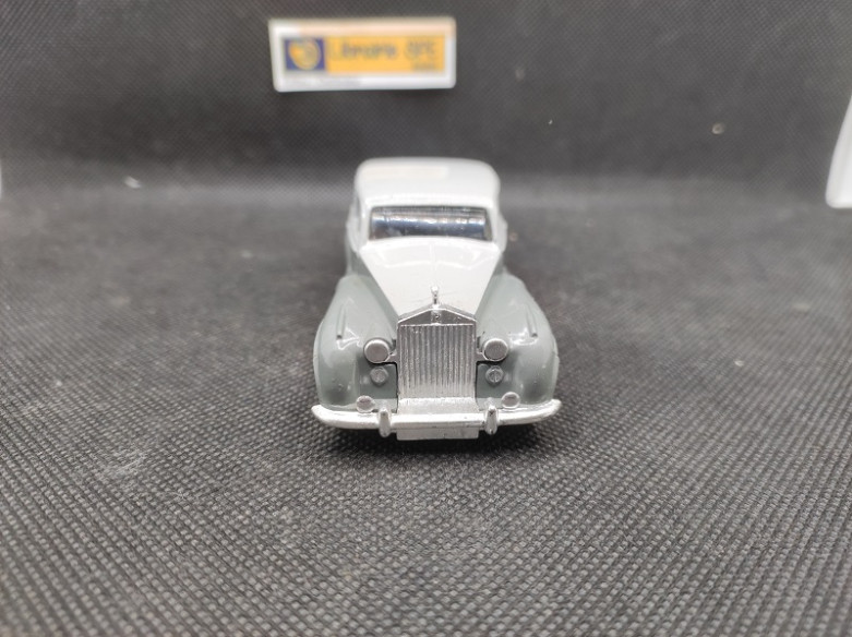 ROLLS ROYCE SILVER WRAITH - DINKY TOYS FR - N° 551 - 1/43 | Rolls Royce Silver Wraith - 551 |