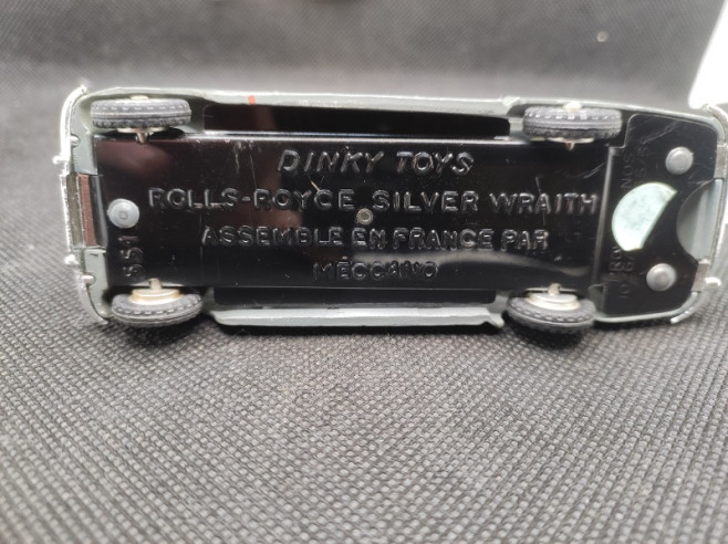 ROLLS ROYCE SILVER WRAITH - DINKY TOYS FR - N° 551 - 1/43 | Rolls Royce Silver Wraith - 551 |