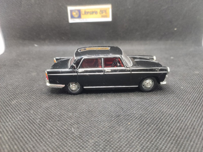 PEUGEOT 404 BERLINE 1960 - NOSTALGIE - N° 6 - 1/43 | Peugeot 404 Berline de 1960 - 6 |