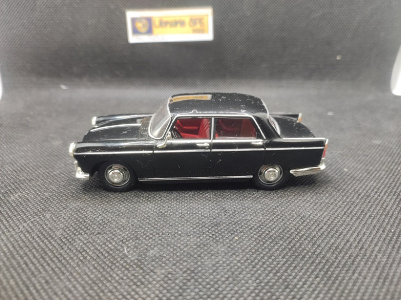 PEUGEOT 404 BERLINE 1960 - NOSTALGIE - N° 6 - 1/43 | Peugeot 404 Berline de 1960 - 6 |