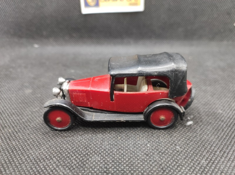 PEUGEOT 172 R 1927 - NOREV - N° 8 - 1/43° | Peugeot 172 R de 1927 - 8 |