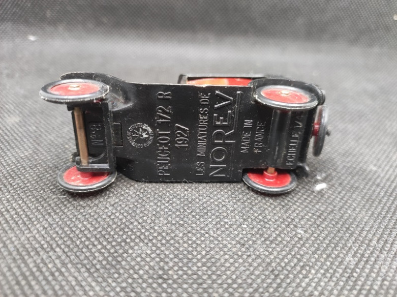 PEUGEOT 172 R 1927 - NOREV - N° 8 - 1/43° | Peugeot 172 R de 1927 - 8 |