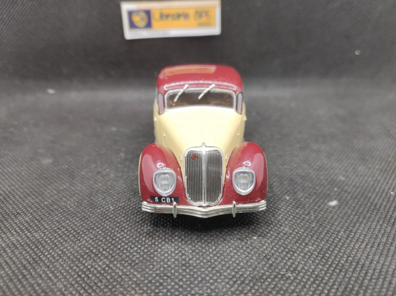 PANHARD DYNAMIC 1939 - IXO - N° 30 - 1/43 | Panhard Dynamic de 1939 - 30 |