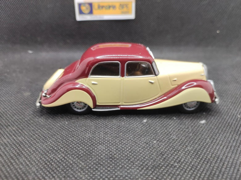 PANHARD DYNAMIC 1939 - IXO - N° 30 - 1/43 | Panhard Dynamic de 1939 - 30 |