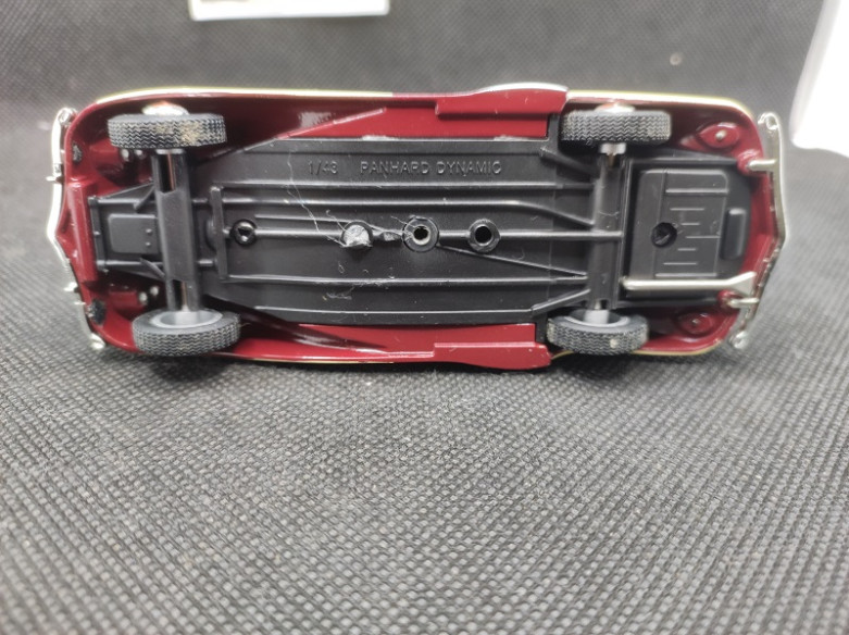 PANHARD DYNAMIC 1939 - IXO - N° 30 - 1/43 | Panhard Dynamic de 1939 - 30 |