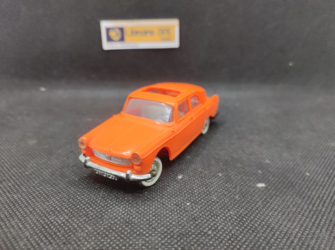 PEUGEOT 404 - NOREV - 1/43 | Peugeott 404 - orange |