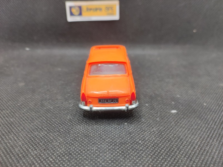 PEUGEOT 404 - NOREV - 1/43 | Peugeott 404 - orange |