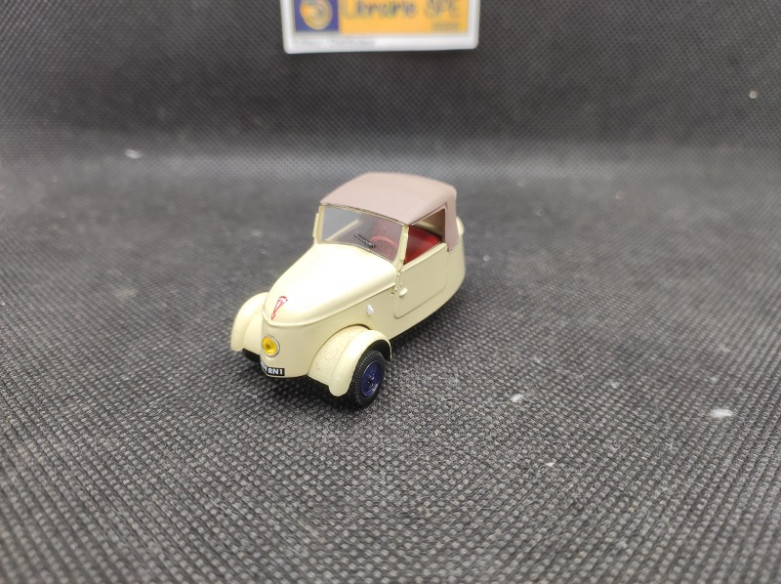 PEUGEOT VLV 1941 - NOREV - N° 479102 - 1/43 | Peugeot VLV de 1941 - 479102 |