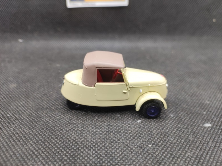 PEUGEOT VLV 1941 - NOREV - N° 479102 - 1/43 | Peugeot VLV de 1941 - 479102 |
