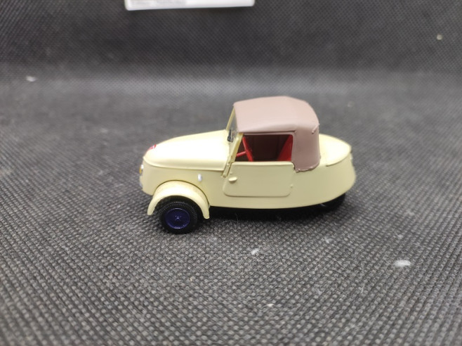 PEUGEOT VLV 1941 - NOREV - N° 479102 - 1/43 | Peugeot VLV de 1941 - 479102 |