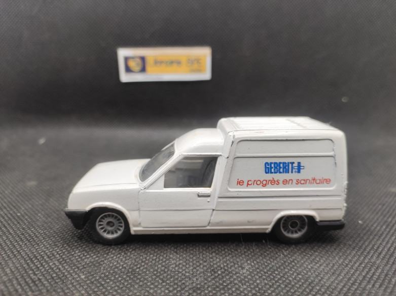 RENAULT EXPRESS "GIBERIT" - SOLIDO - N° 42 - 1/43 | Renault Express "Giberit" - 42 |