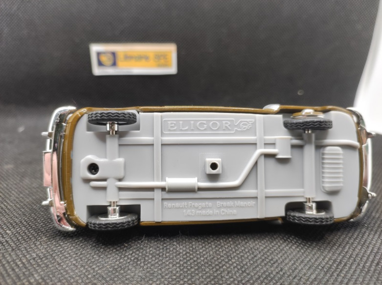 RENAULT FREGATE BREAK MANOIR "DOMAINE DES FORGES" -ELIGOR - 1/43 | Renault Frégate Break Manoir Domaine des Forges |