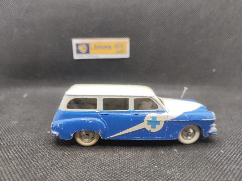 RENAULT FREGATE MANOIR AMBULANCE 1959 - CIJ - N° 3/54 - 1/43 | Renault frégate Manoir Ambulance de 1959 - 3/54 |