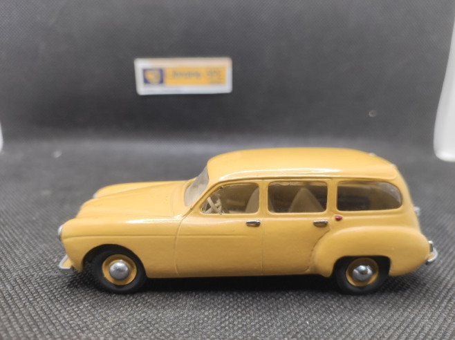 RENAULT FREGATE DOMAINE 1956 - CJM - N° 1.80 - 1/43 | Renault Frégate Domaine 1956 - 1.80 |