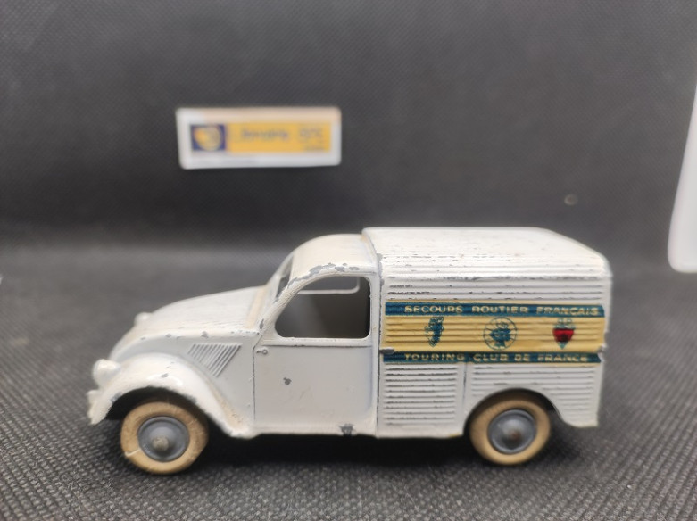 CITROEN 2 CV FOURGONNETTE 1961 "SECOURS ROUTIER TCF" - JRD - N° 117 - 1/43 | Citroën 2CV Fourgonnette de 1961 Secours Routier...