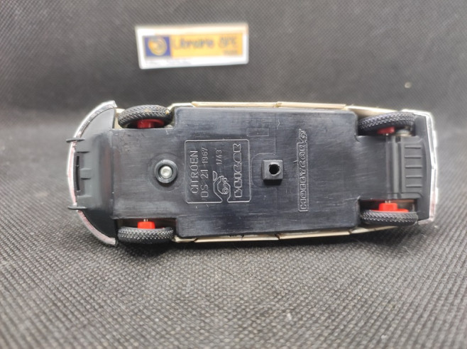 CITROEN DS 21 TAXI PARISIEN DE 1967 - ELIGOR - N° 1125 - 1/43 | Citroën DS 21 Taxi Parisien de 1967 - 1125 |