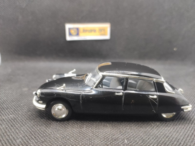 CITROEN DS 19 GENERAL CHARLES DE GAULLE 1962 - ATLAS - 1/43 | Citroën DS 19 Général Charles de Gaulle de 1962 |