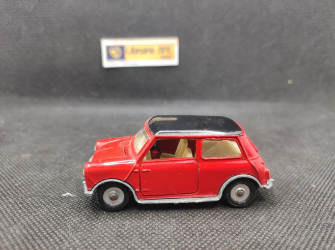 MORRIS MINI MINOR 1968 - DINKY TOYS GB - N° 183 - 1/43 | Morris Mini Minor de 1968 - 183 |