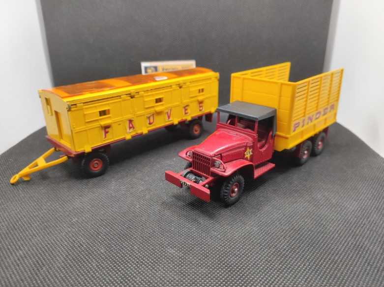 CAMION GMC CCKW 353 6x6 AVEC SA REMORQUE CIRQUE PINDER - SUPER DINKY - N° 881 - 1/43 | Camion GMC CCKW 353 6x6 + Remorque Cir...