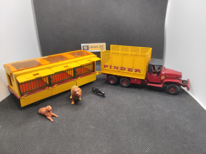CAMION GMC CCKW 353 6x6 AVEC SA REMORQUE CIRQUE PINDER - SUPER DINKY - N° 881 - 1/43 | Camion GMC CCKW 353 6x6 + Remorque Cir...