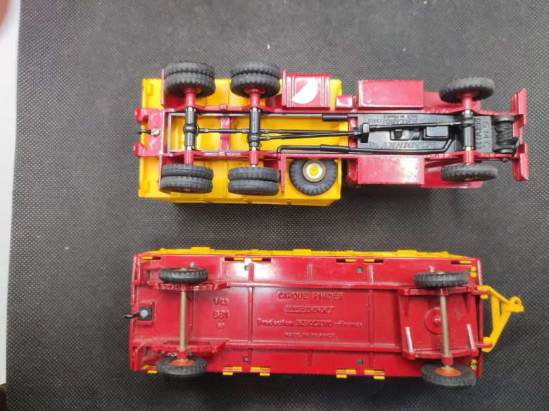CAMION GMC CCKW 353 6x6 AVEC SA REMORQUE CIRQUE PINDER - SUPER DINKY - N° 881 - 1/43 | Camion GMC CCKW 353 6x6 + Remorque Cir...