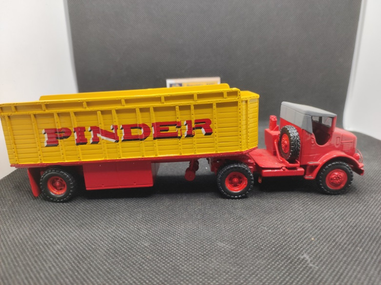 TRACTEUR MARMON INTERNATIONAL PORTEUR " CIRQUE PINDER " - MINICIRQUE - N° MV 7 - 1/50 | Tracteur Marmon International Porteur...