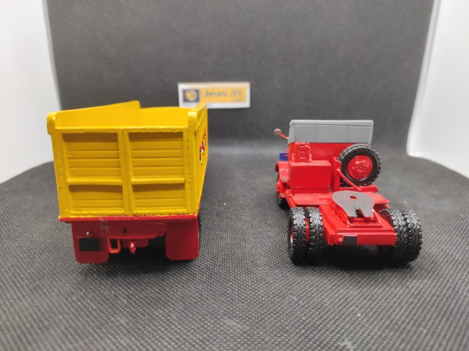 TRACTEUR MARMON INTERNATIONAL PORTEUR " CIRQUE PINDER " - MINICIRQUE - N° MV 7 - 1/50 | Tracteur Marmon International Porteur...