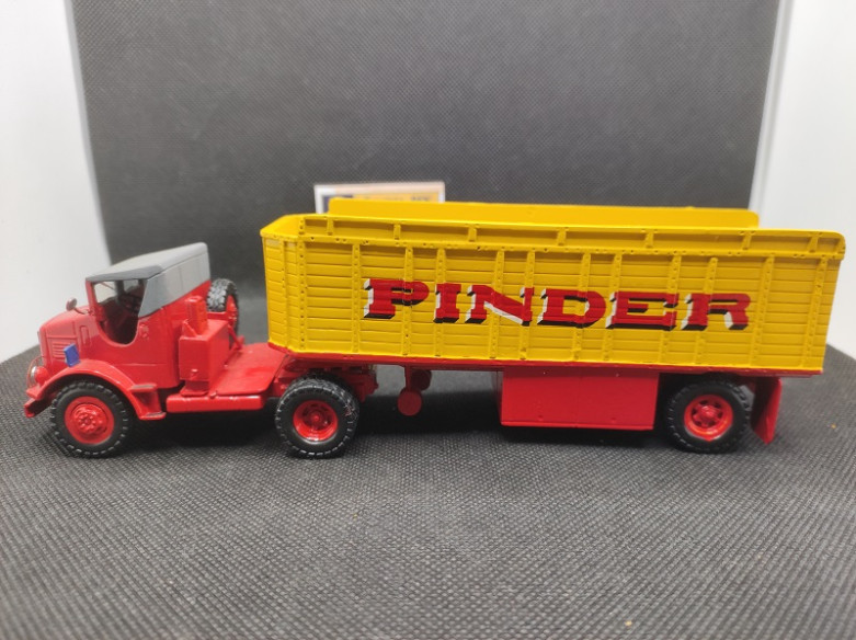 TRACTEUR MARMON INTERNATIONAL PORTEUR " CIRQUE PINDER " - MINICIRQUE - N° MV 7 - 1/50 | Tracteur Marmon International Porteur...