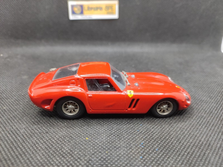 FERRARI 250 GTO - MODEL BOX - N° 8401 - 1/43 | Ferrari 250 GTO - 8401 |