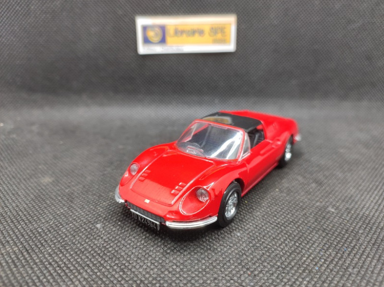 FERRARI DINO 246 GTS - MATCHBOX DINKY - N° DY 24 - 1/43
