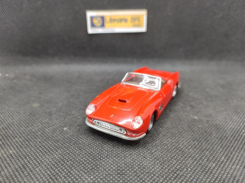 FERRARI 250 GT SPYDER CALIFORNIA 1960 - VITESSE - N° 140 - 1/43 | Ferrari 250 GT Spyder California de 1960 - 140 |