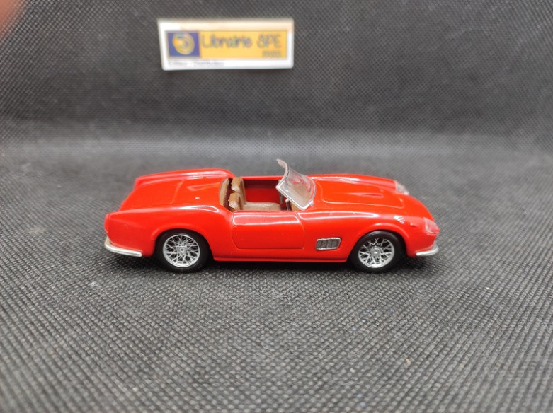 FERRARI 250 GT SPYDER CALIFORNIA 1960 - VITESSE - N° 140 - 1/43 | Ferrari 250 GT Spyder California de 1960 - 140 |