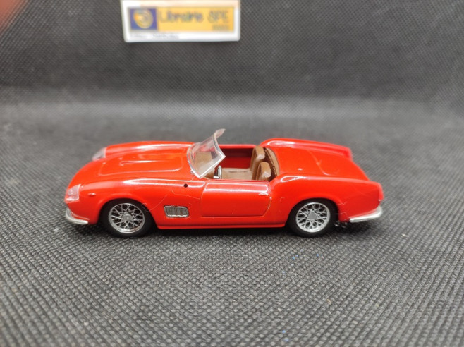 FERRARI 250 GT SPYDER CALIFORNIA 1960 - VITESSE - N° 140 - 1/43 | Ferrari 250 GT Spyder California de 1960 - 140 |