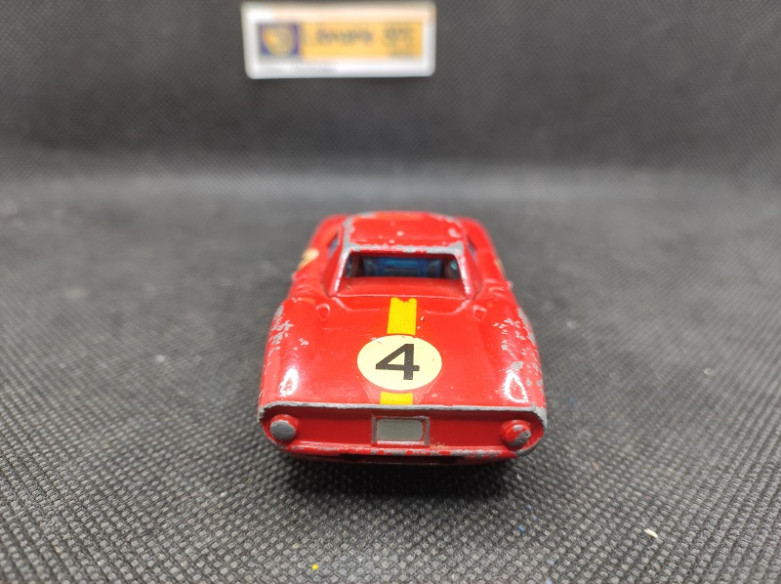 FERRARI BERLINETTA 250 LE MANS N° 4 - CORGI TOYS - N° 317 - 1/43