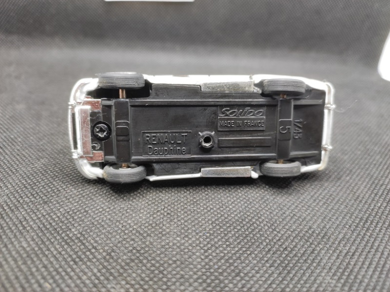 RENAULT DAUPHINE "100.000 eme" - SOLIDO - N° 5 - 1/43 | Renault Dauphine 100.000eme - 5 |