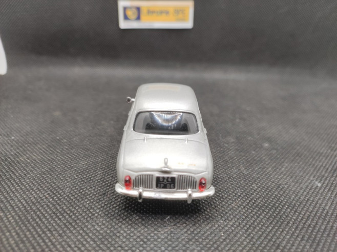 RENAULT DAUPHINE ONDINE GRISE 1961 - IXO - 1/43