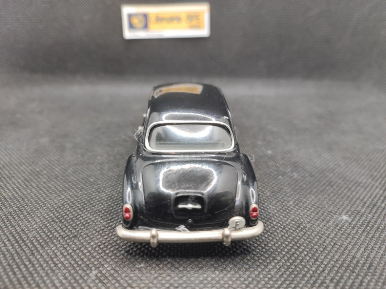RENAULT FREGATE PRESIDENTIELLE - CAMA - N° 8 - 1/43 | Renault Frégate Présidentielle - 8 |