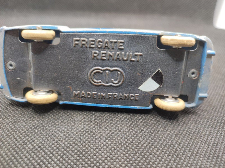 RENAULT FREGATE GRAND PAVOIS - C.I.J - N° 3.52 - 1/43 | Renault Frégate Grand Pavois - 3.52 |