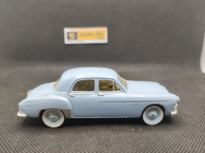 RENAULT FREGATE AMIRAL GRAND LUXE 1953 - NOSTALGIE - N° 14 - 1/43 | Renault Frégate Amiral Grand Luxe de 1953 - 14 |